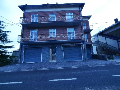Foto Villa bifamiliare a Serramazzoni di 300 m² con 10 locali in vendita