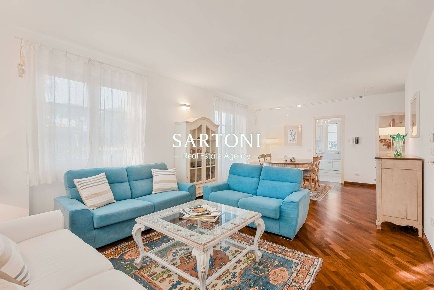 Foto Appartamento in Viale Ammiraglio  Morin, Forte dei Marmi di 140 m²