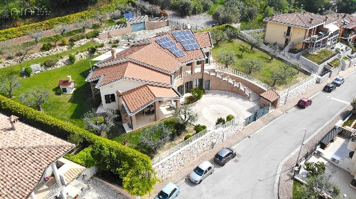 Foto Villa singola in Via Maestri del Lavoro, Castel di Lama di 400 m²