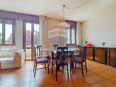 Foto Villa a schiera in Via Capeleo, Stra Centro di 300 m² con 10 locali