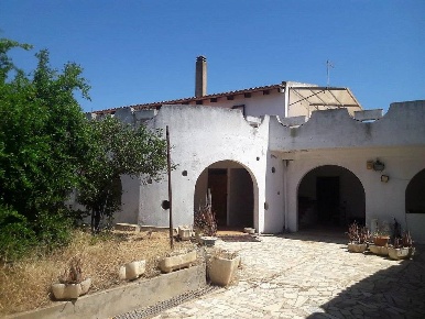 Foto Villa unifamiliare in Via Sa Nuxedda, San Sperate di 280 m² in vendita