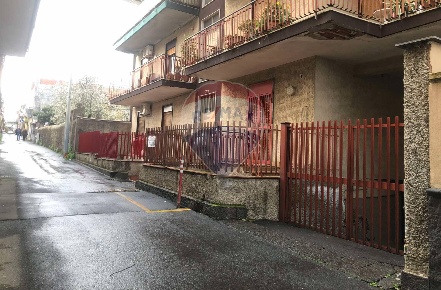 Foto Appartamento in Via Lorenzo Calanna, Valverde di 95 m² con 3 locali