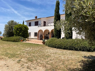 Foto Villa singola in strada del formiconcino, Tuscania di 300 m²