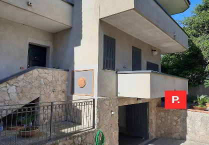 Foto Villa unifamiliare a Casapulla di 400 m² con 5 locali in vendita
