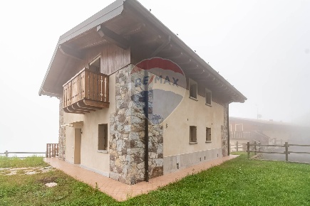 Foto Appartamento in Via don aldo trivulzi, Pisogne in vendita