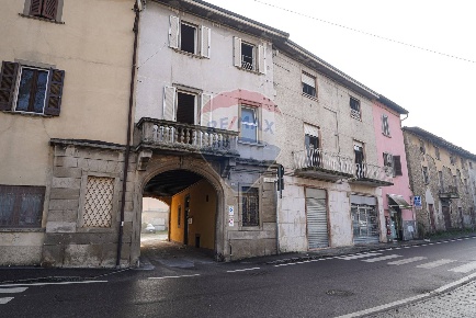 Foto Appartamento in via Gorizia, Brembate Centro di 130 m² con 3 locali