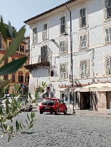 Foto Appartamento in Piazza Vittorio Emanule, Ronciglione Centro di 170 m²