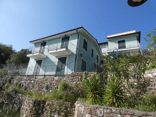 casa indipendente in vendita ad Imperia in zona Porto Maurizio