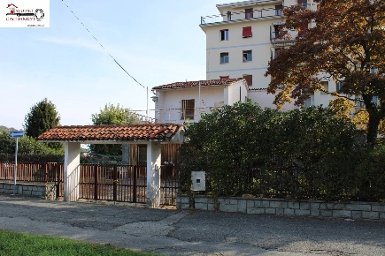 Foto Villa bifamiliare in Via Costa, Vigliano Biellese di 330 m² in vendita