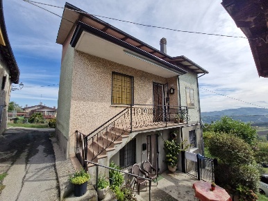 Foto Villa bifamiliare in Via giardini nord, Serramazzoni di 180 m²