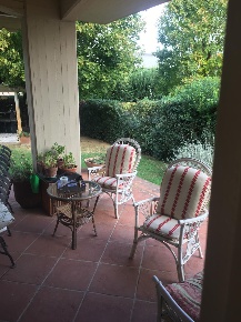 Foto Villa a schiera a Capraia e Limite di 400 m² con 10 locali in affitto