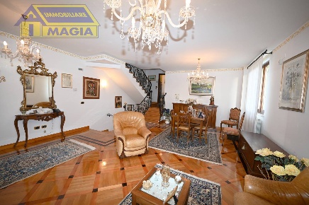 Foto Villa a schiera a Spinetoli Pagliare di 188 m² con 6 locali in vendita