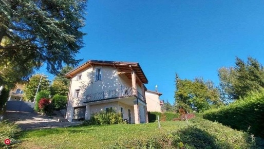 Foto Villa bifamiliare in Via delle Nazioni, Serramazzoni di 280 m²