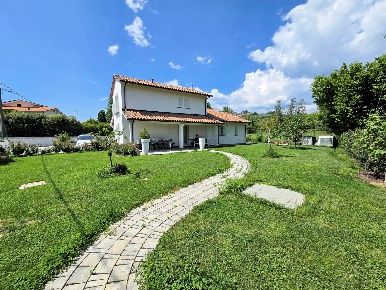 Foto Villa singola a Buggiano Borgo A Buggiano di 180 m² con 5 locali