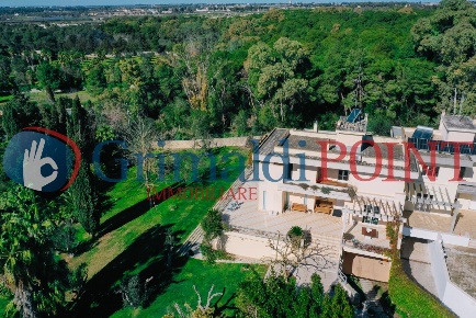 Foto Villa unifamiliare in Via Villa Bellavista 70, Lecce di 767 m²