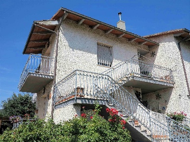 Foto Appartamento in Ribolla, Roccastrada Ribolla di 110 m² con 6 locali