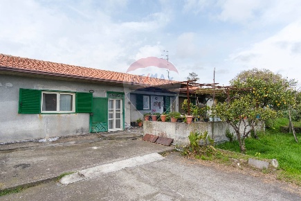 Foto Villa unifamiliare in Via Torrente Lavinaio, Viagrande Blandano