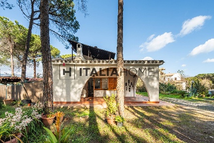 Foto Villa bifamiliare in Strada di Marte, Pula Fox E Sali Monte Agumu