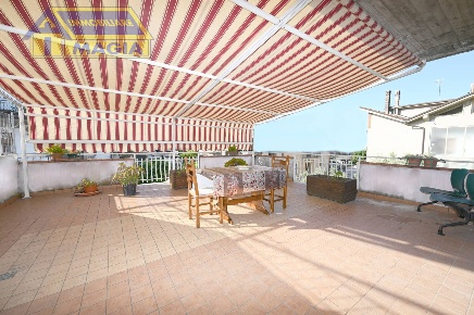 Foto Appartamento a Spinetoli Pagliare di 110 m² con 5 locali in vendita