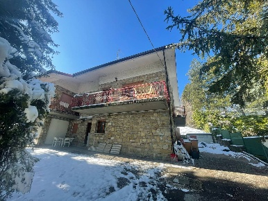 Foto Appartamento in Via delle nazioni, Serramazzoni di 100 m² con 4 locali