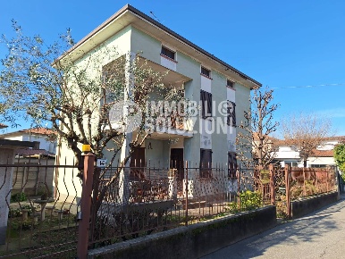 Foto Villa singola in via fra galgario, Verdello di 160 m² con 3 locali