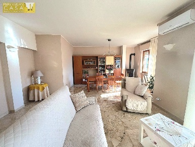 Foto Appartamento in Via Marcacci, Montorio al Vomano Centro di 166 m²