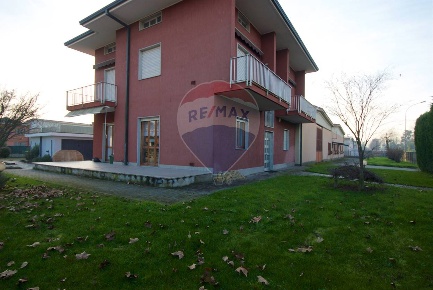 Foto Villa bifamiliare in Via Gobetti, Settala Caleppio di 227 m²