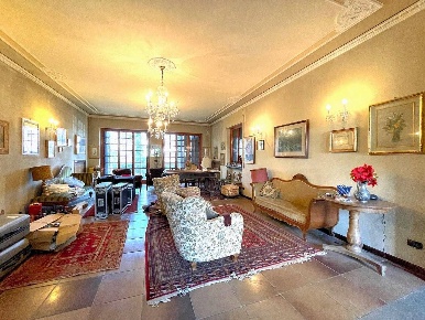 Foto Villa singola in Via 24 Maggio, Buggiano di 660 m² con 10 locali