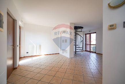 Foto Appartamento in VIA LARGO CASCINE, Terno d'Isola Centro di 143 m²