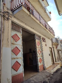 Foto Appartamento a Santa Maria di Licodia di 140 m² con 5 locali