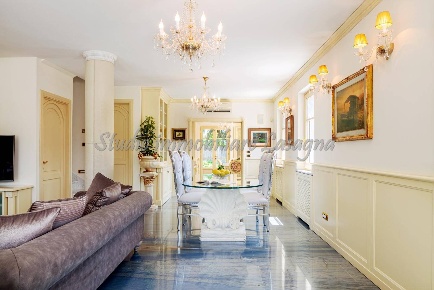 Foto Villa singola in Via Winer, Forte dei Marmi Centro di 300 m²