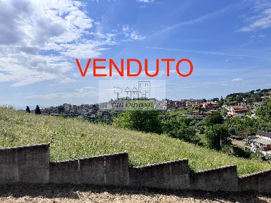 Foto Villa bifamiliare a Morlupo Centro di 198 m² con 5 locali in vendita