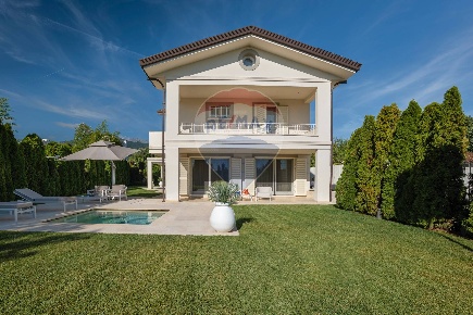 Foto Villa singola a Forte dei Marmi Vittoria Apuana di 390 m² con 6 locali