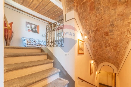Foto Appartamento a Montalto di Castro Centro di 270 m² con 10 locali
