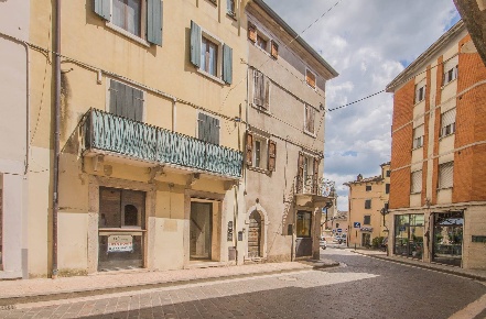 Foto Appartamento in Via Mazzini, Caprino Veronese di 50 m² con 1 locali