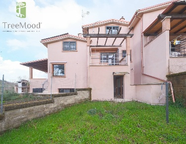 Foto Villa unifamiliare a Morlupo di 165 m² con 3 locali in vendita