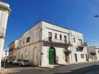 Foto Appartamento in Via Gradisca, Cutrofiano di 152 m² con 4 locali