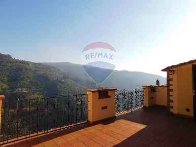 Foto Appartamento a Massa e Cozzile Massa di 85 m² con 3 locali in vendita