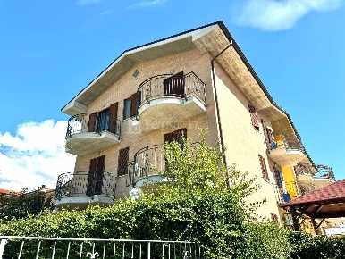 Foto Appartamento in via Palazzi, Spinetoli Pagliare di 105 m² con 5 locali