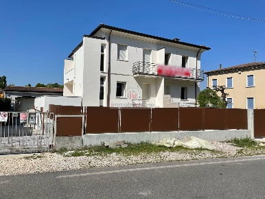 Foto Villa bifamiliare in VIA ROMA, Cologna Veneta Centro di 180 m²