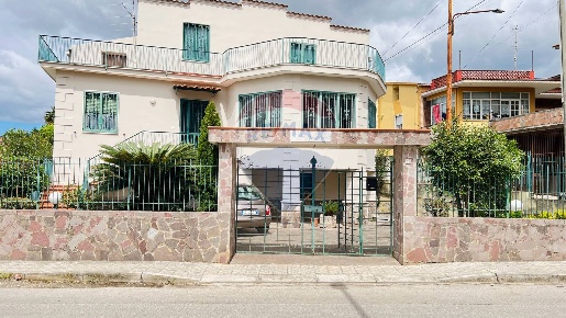 Foto Villa singola in Via Tufo, Vitulazio di 367 m² con 5 locali in vendita