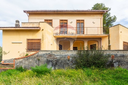 Foto Villa singola in Via Cavaliere Bosco, Santa Maria di Licodia di 229 m²
