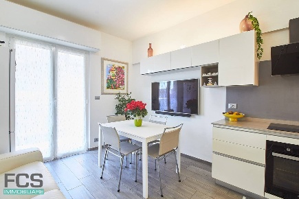 Foto Appartamento in Viale Repubblica, Pietra Ligure Centro di 73 m²