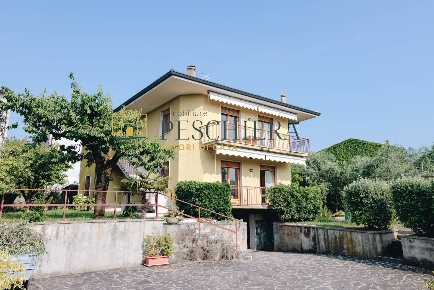 Foto Villa bifamiliare in Via Gaetano Donizetti, Bardolino in vendita