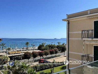 Foto Appartamento in Viale Europa, Pietra Ligure Centro di 50 m² in vendita