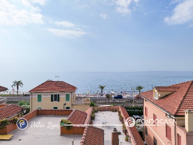 Foto Appartamento in Viale Europa, Pietra Ligure Centro di 50 m² in vendita