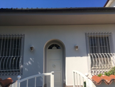 Foto Villa unifamiliare a Forte dei Marmi Centro di 135 m² con 6 locali