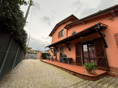 Foto Appartamento a Forte dei Marmi in vendita