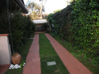 Foto Villa unifamiliare in via donati, Forte dei Marmi Vittoria Apuana