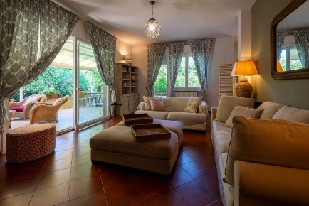 Foto Villa bifamiliare a Forte dei Marmi Caranna di 220 m² con 5 locali